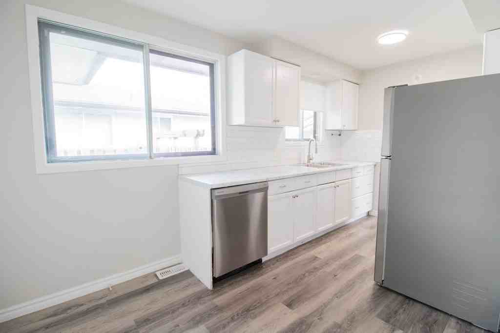 10 Wallace St - Photo 5 of 21