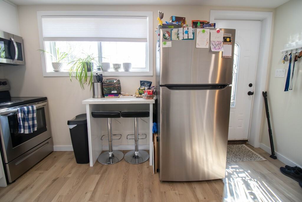 44 Patricia Ave - Photo 3 of 15