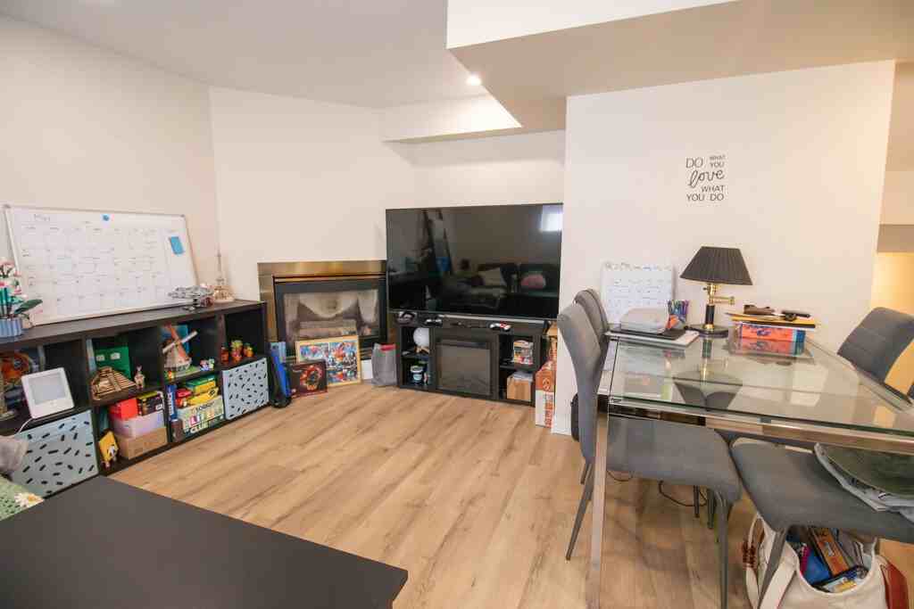 44 Patricia Ave - Photo 6 of 15