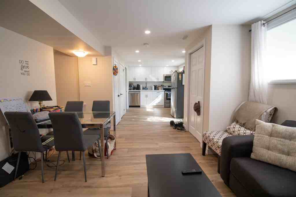 44 Patricia Ave - Photo 7 of 15