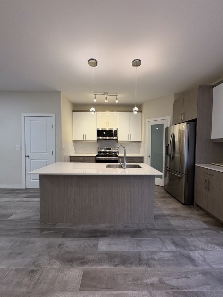 1485 Ravelston Ave W - Photo 2 of 14