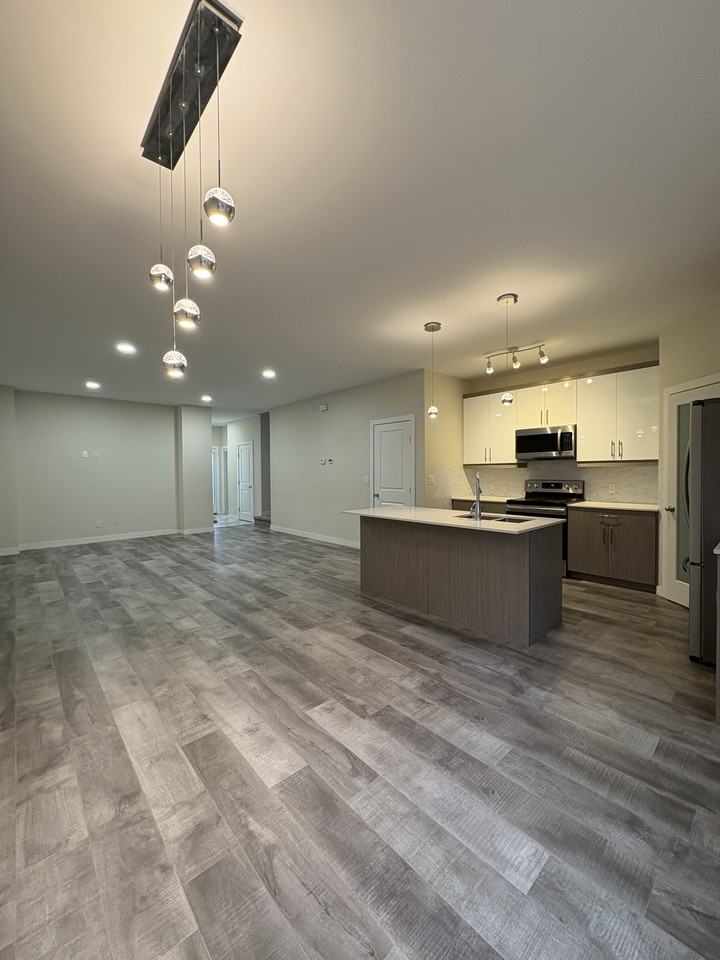 1485 Ravelston Ave W - Photo 4 of 14
