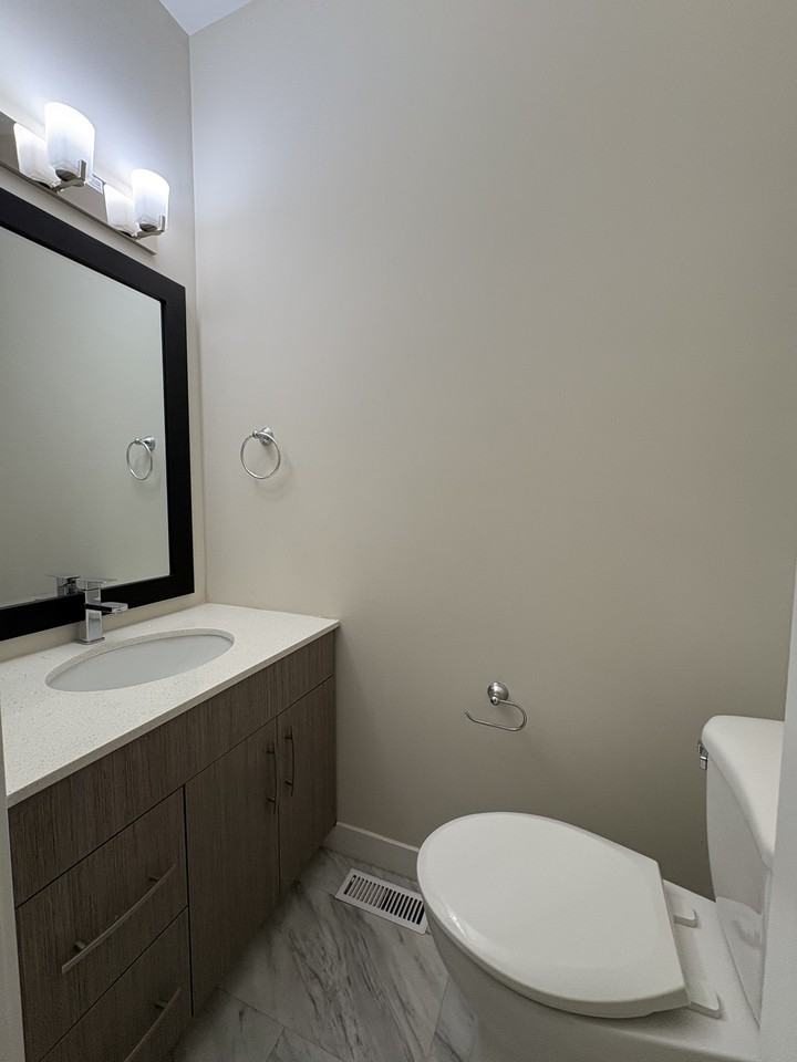 1485 Ravelston Ave W - Photo 7 of 14