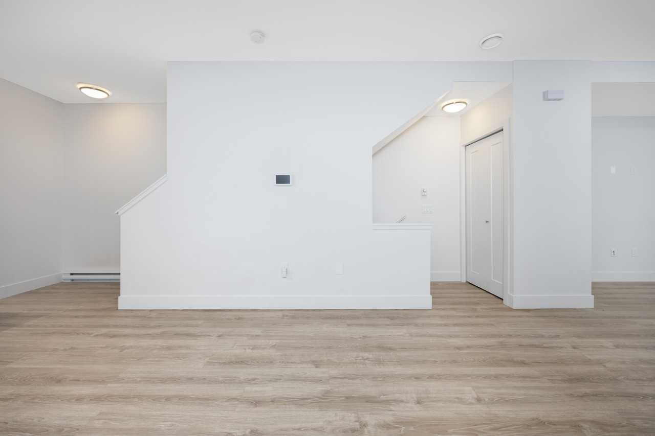 9000 161A Street - Photo 5 of 24