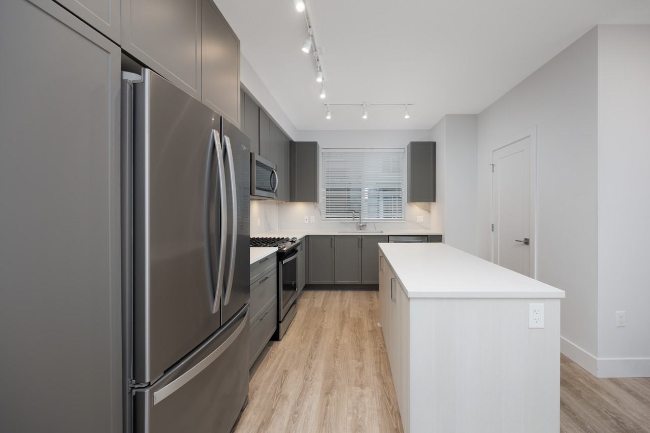 9000 161A Street - Photo 3 of 24
