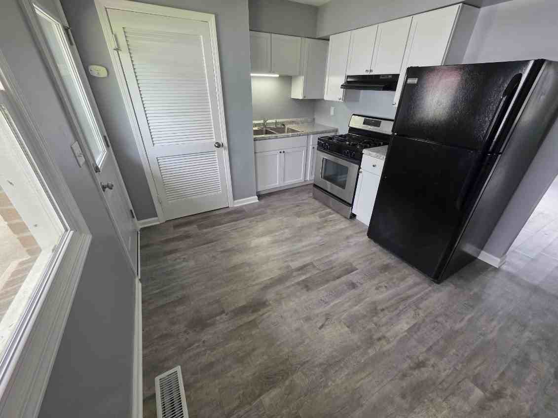 20 W Chestnut St #1 - Photo 3 of 7