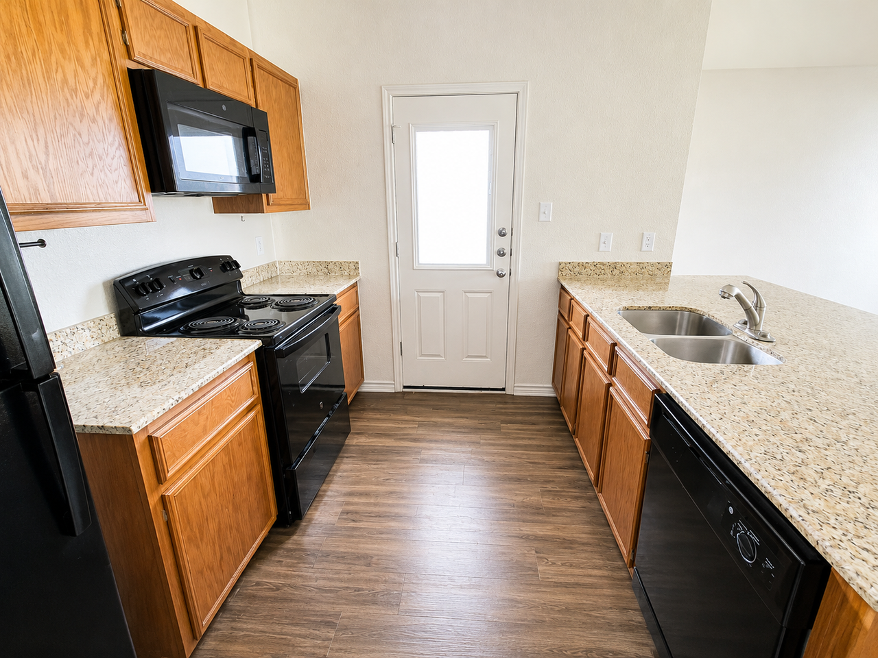 3109 Ochiltree Dr #B - Photo 6 of 14