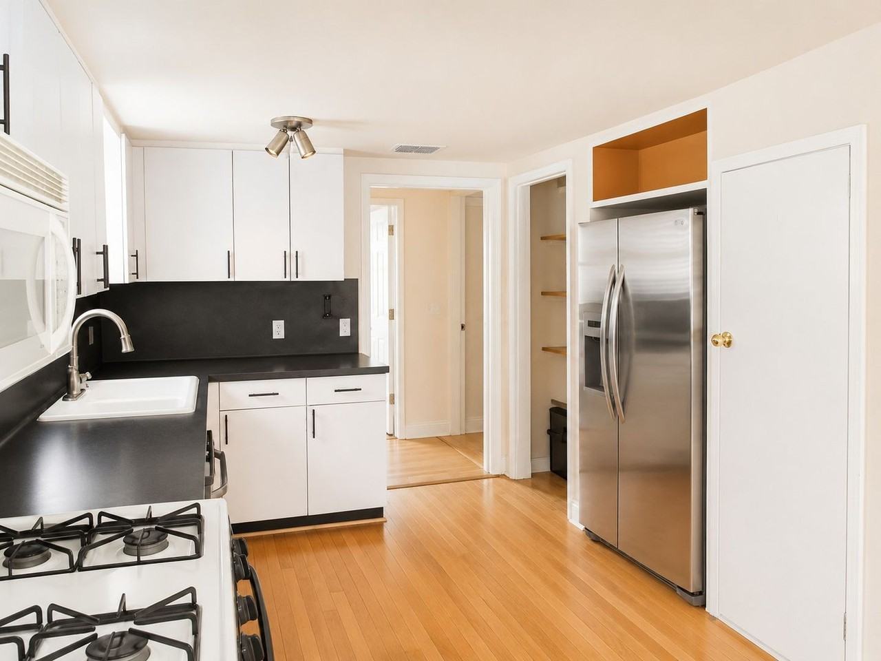 1410 W 51st St - Photo 7 of 22