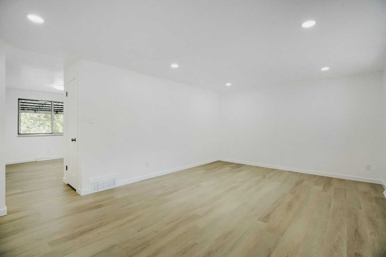 375 Depew St #375 - Photo 3 of 24