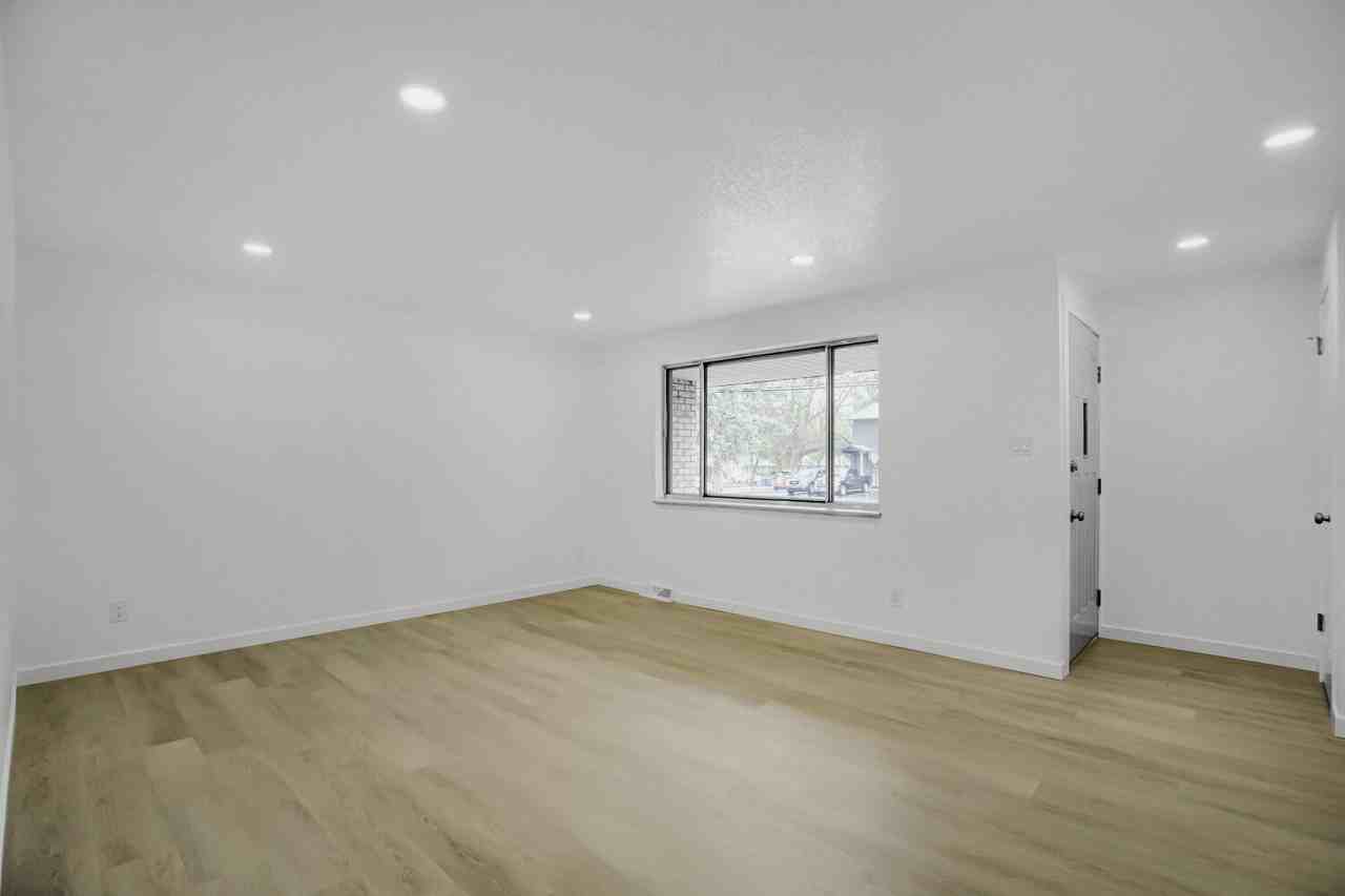 375 Depew St #375 - Photo 4 of 24
