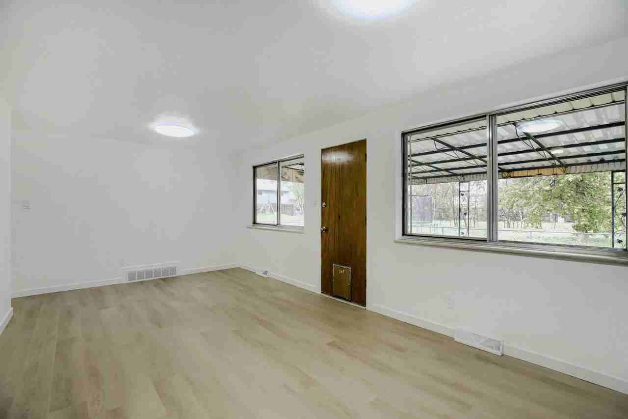 375 Depew St #375 - Photo 5 of 24