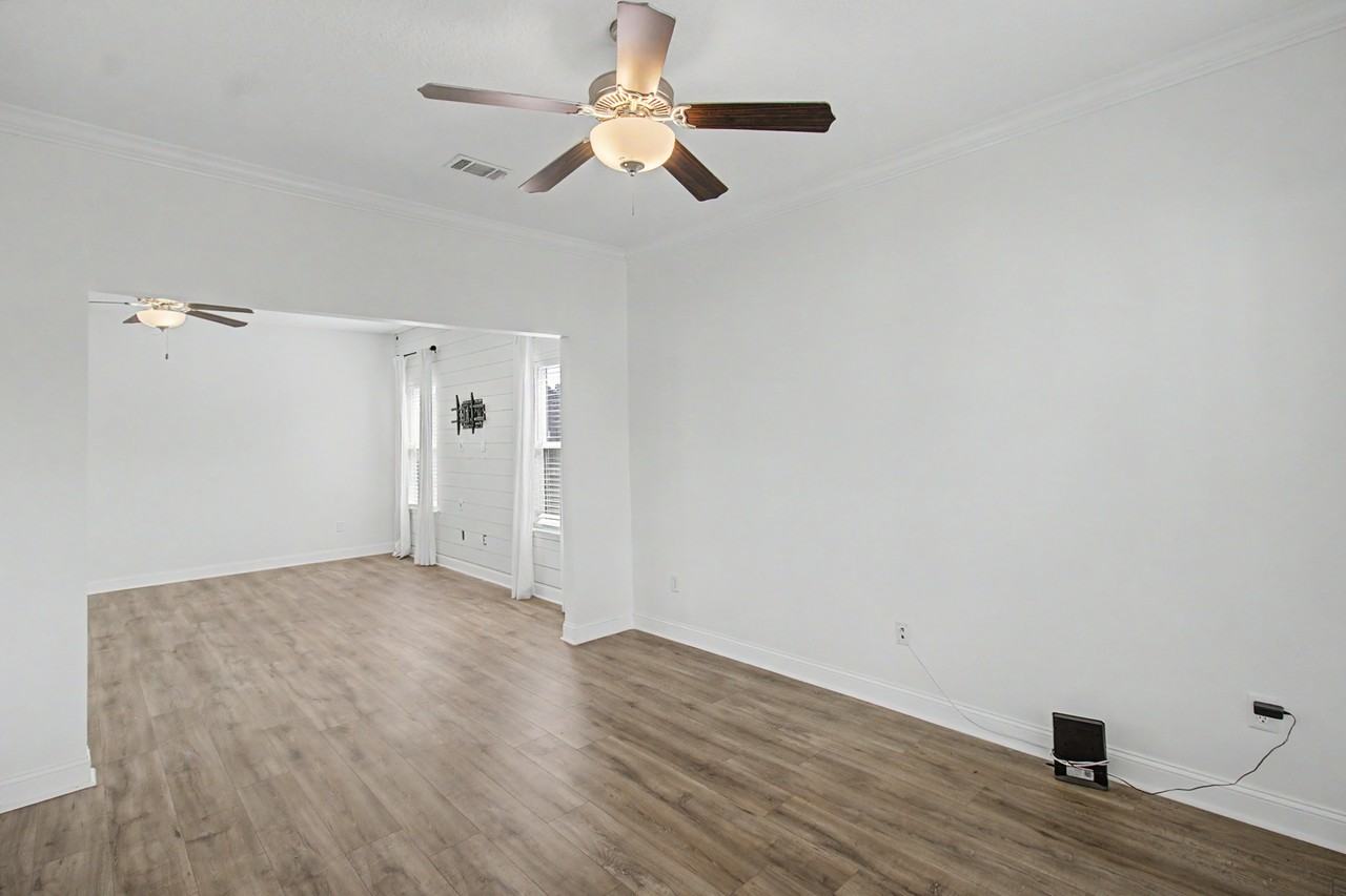206 Farnsworth Trl #1 - Photo 2 of 45