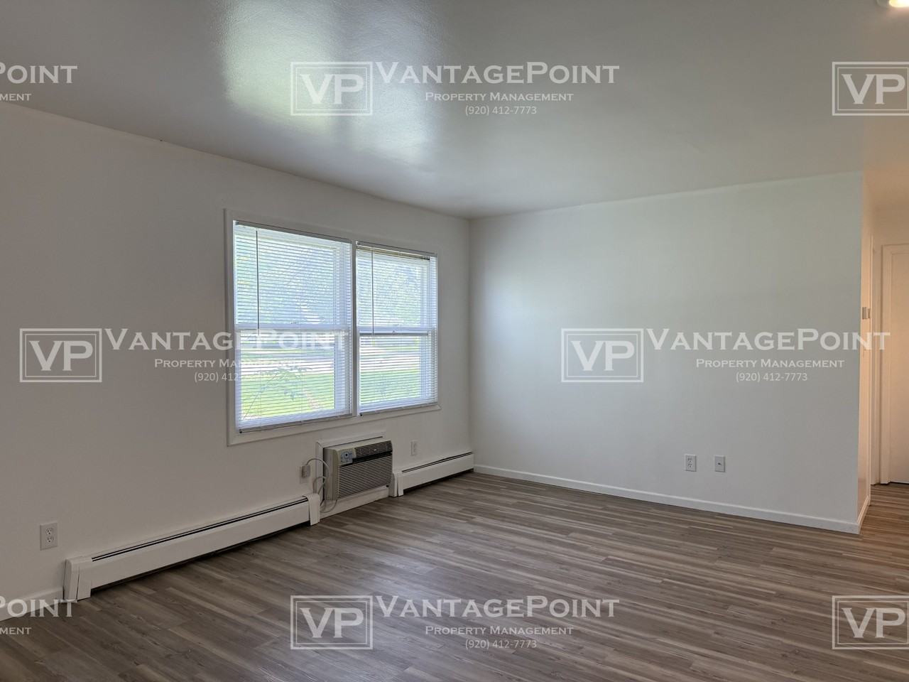 1220 S Erie St #8 - Photo 5 of 14