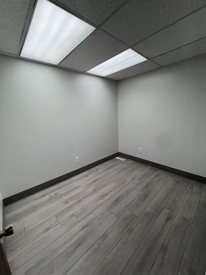 220 Edison St #1 - Photo 5 of 12