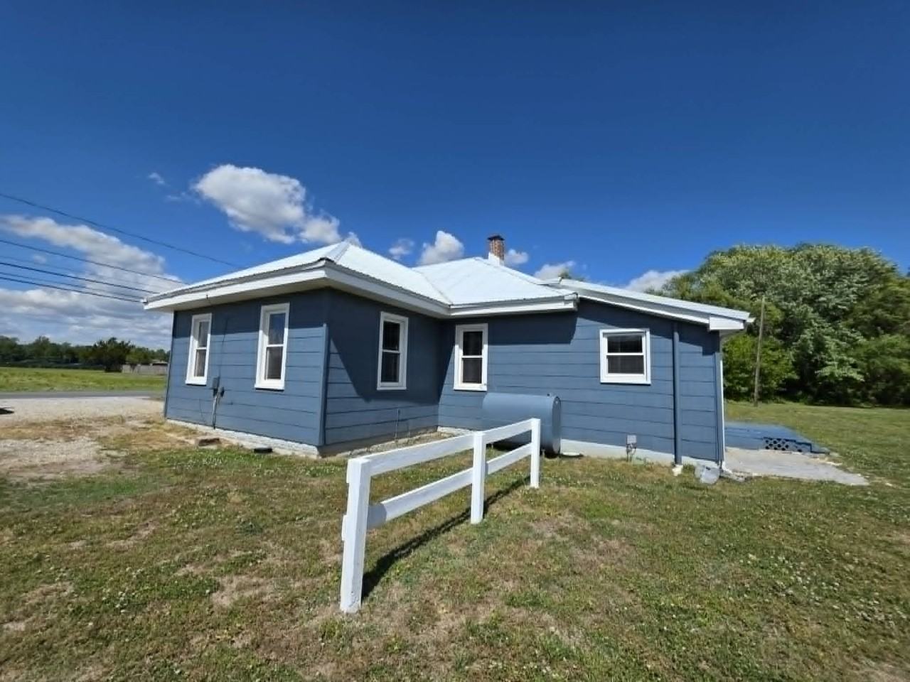28419 Old Quantico Rd #B - Photo 3 of 20