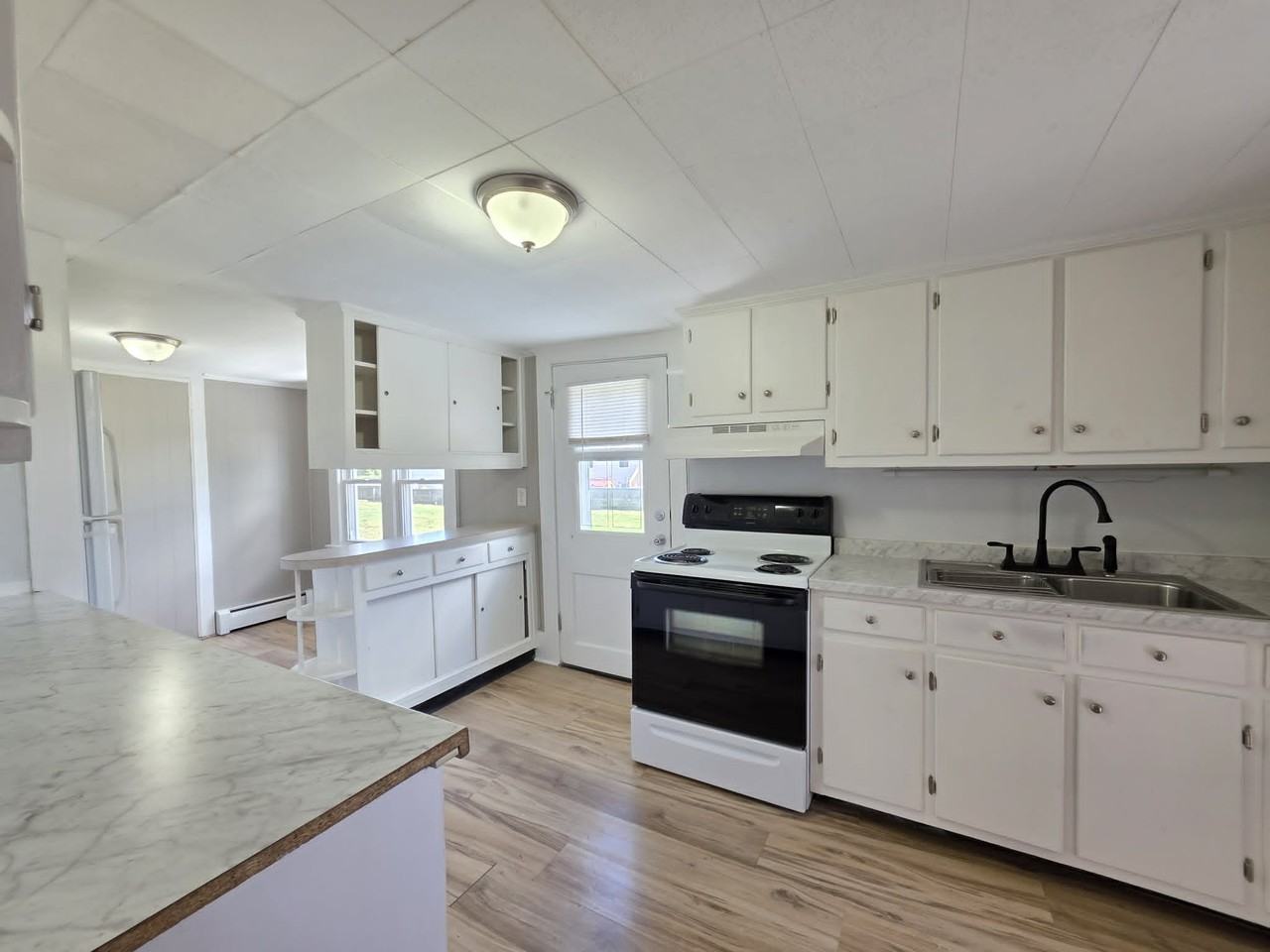 28419 Old Quantico Rd #B - Photo 6 of 20