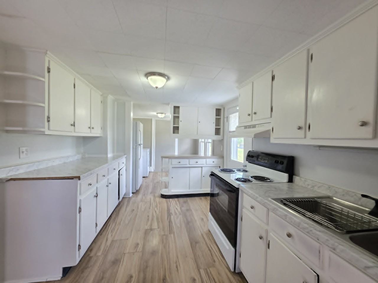 28419 Old Quantico Rd #B - Photo 7 of 20
