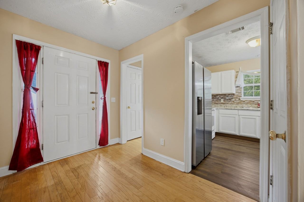 5054 Lancashire Ct #1 - Photo 3 of 25