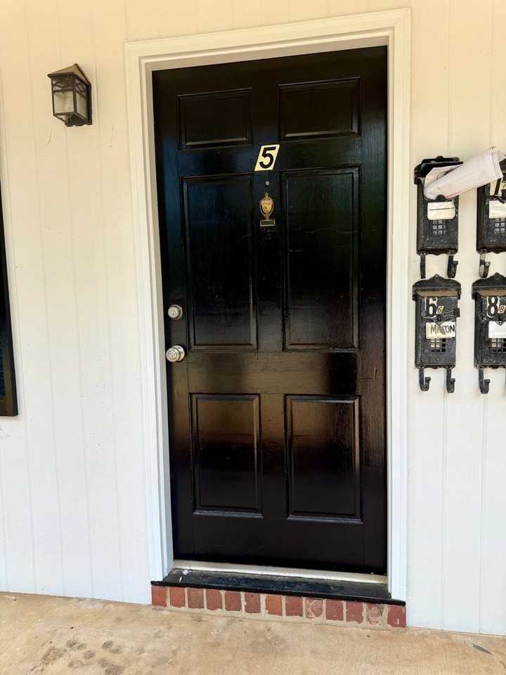 Lynn Rock Apartments - Photo 5 of 27