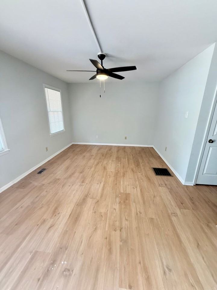 Lynn Rock Apartments - Photo 6 of 27