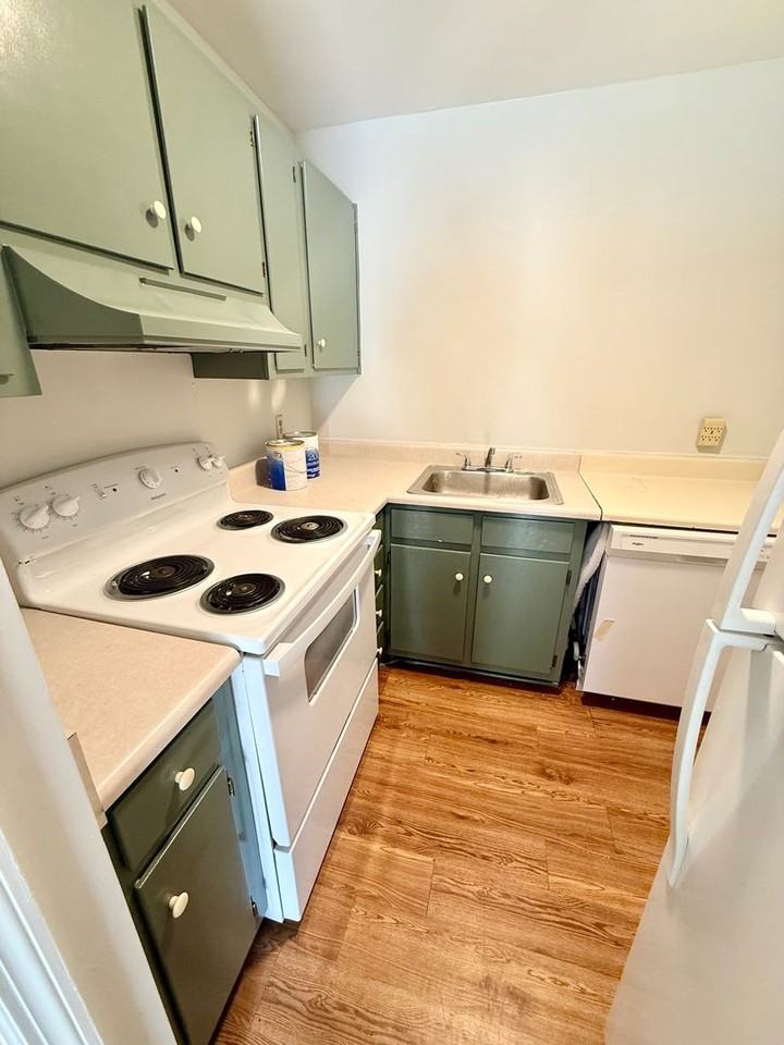 Lynn Rock Apartments - Photo 7 of 27