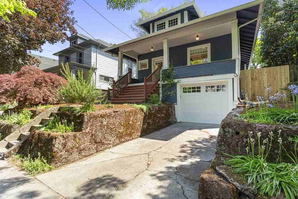 2334 Se 34th Ave #1 - Photo 2 of 49