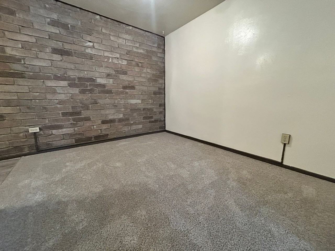 602 Kellywood Mnr - Photo 3 of 11
