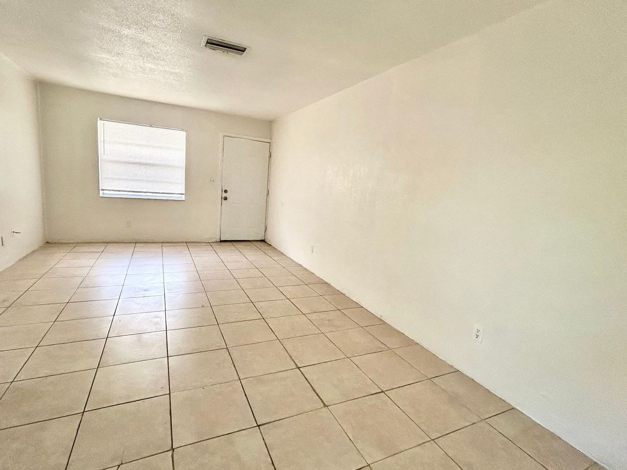 1221 Kennedy Rd - Photo 3 of 14