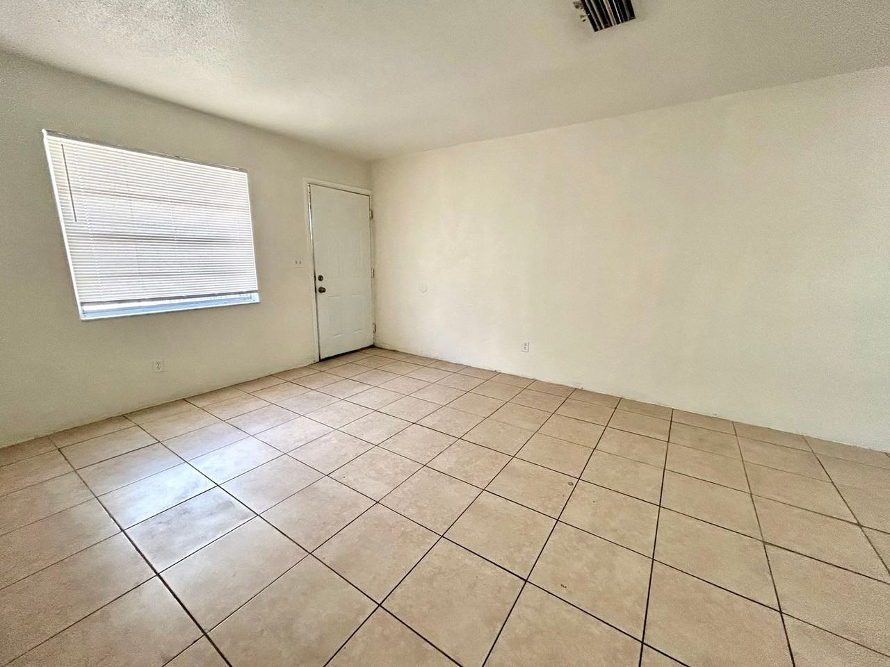 1221 Kennedy Rd - Photo 5 of 14