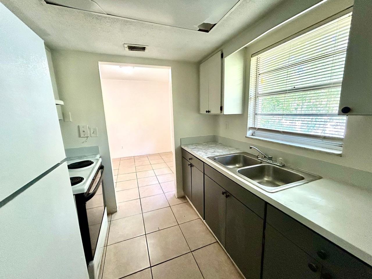1221 Kennedy Rd - Photo 7 of 14