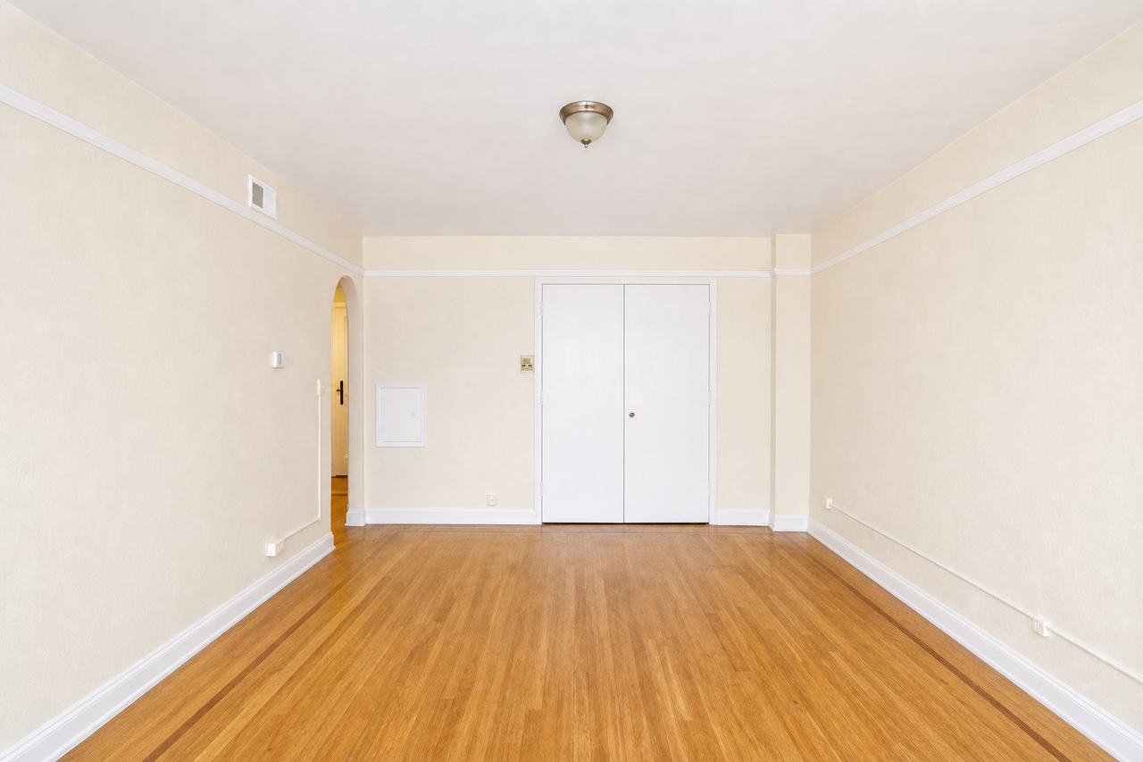 4720 CENTRE AVENUEAPT 4-E #4E - Photo 3 of 9