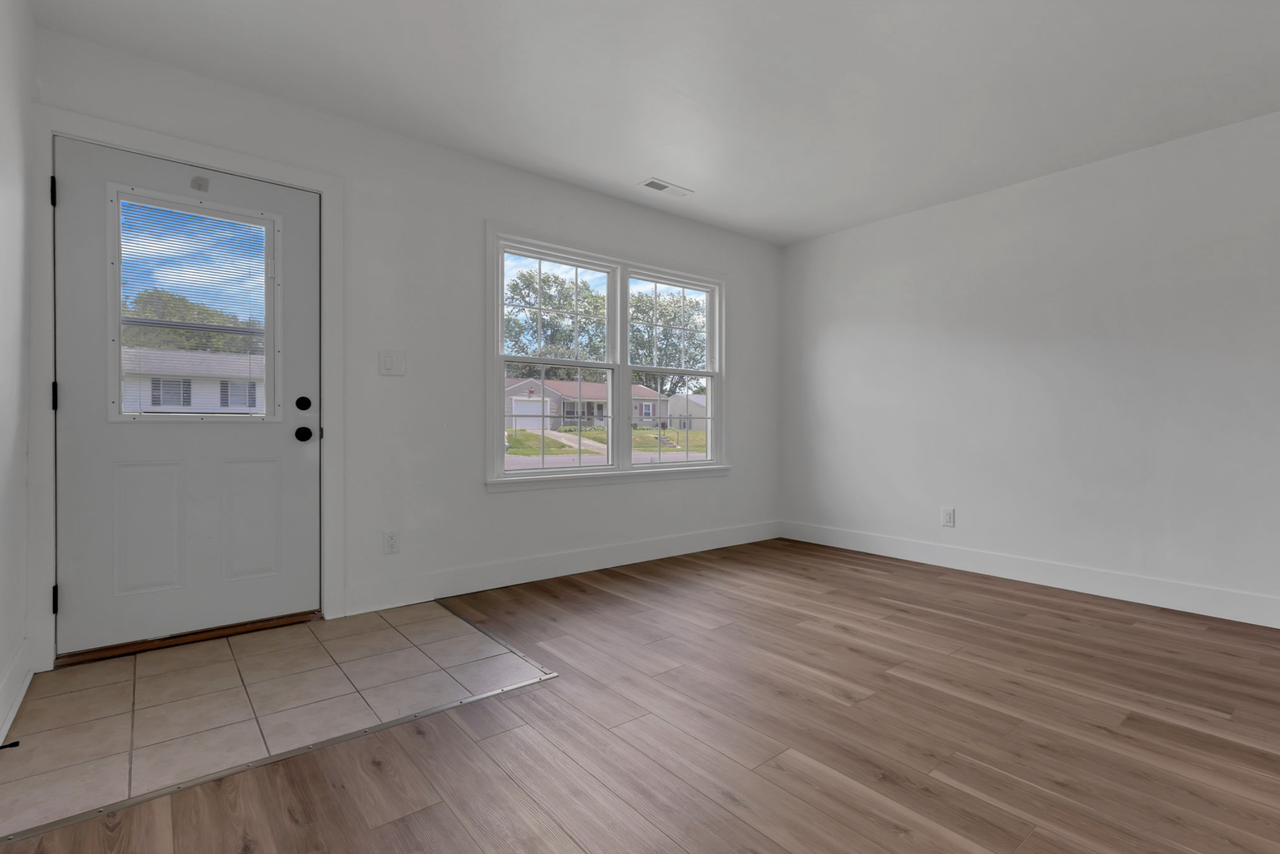 461 Shoshone Dr #1 - Photo 5 of 17