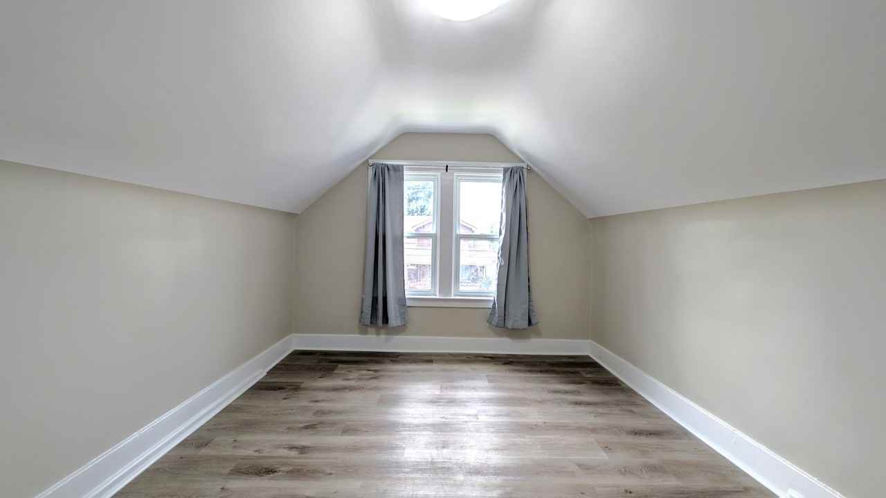 1580 Dufferin Pl Uppr - Photo 5 of 7