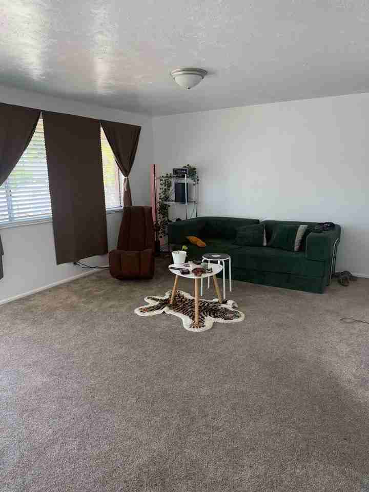 1587 S 800 E - Photo 2 of 9