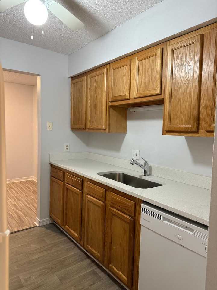 459 Lombard St Apt 1b #1B - Photo 3 of 11