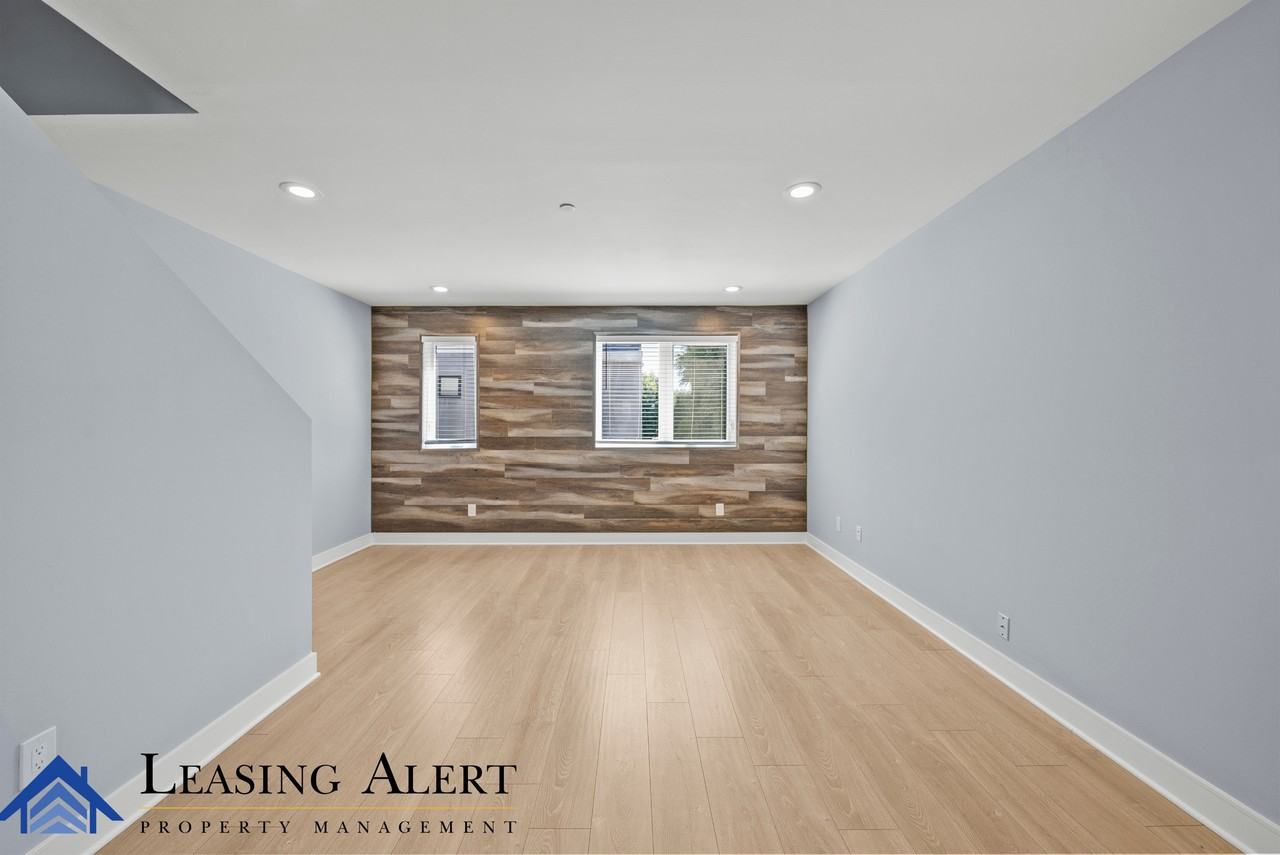1959 N Vista Del Mar Ave #1 - Photo 4 of 17
