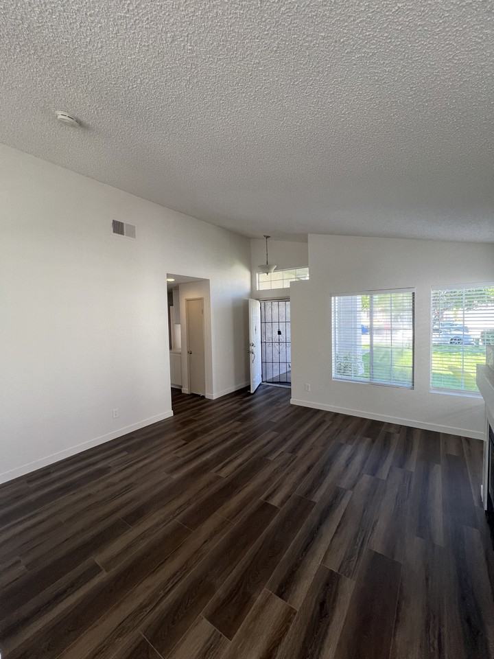 30202 Cupeno Ln #30202 - Photo 3 of 16