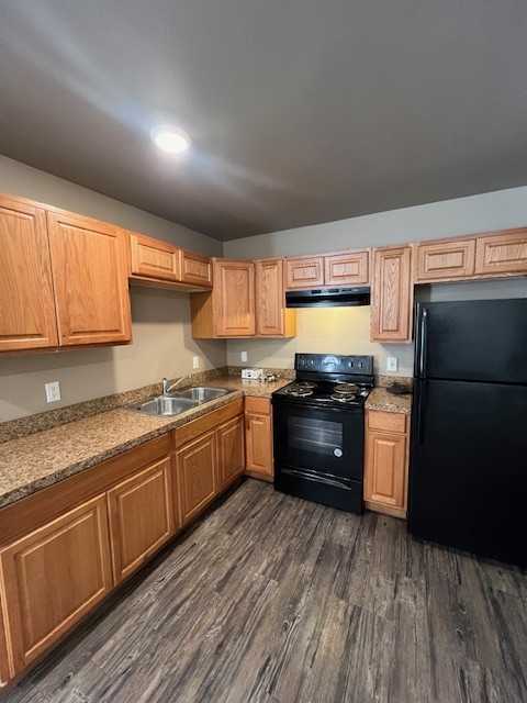 330 37th St #2 - Photo 2 of 8