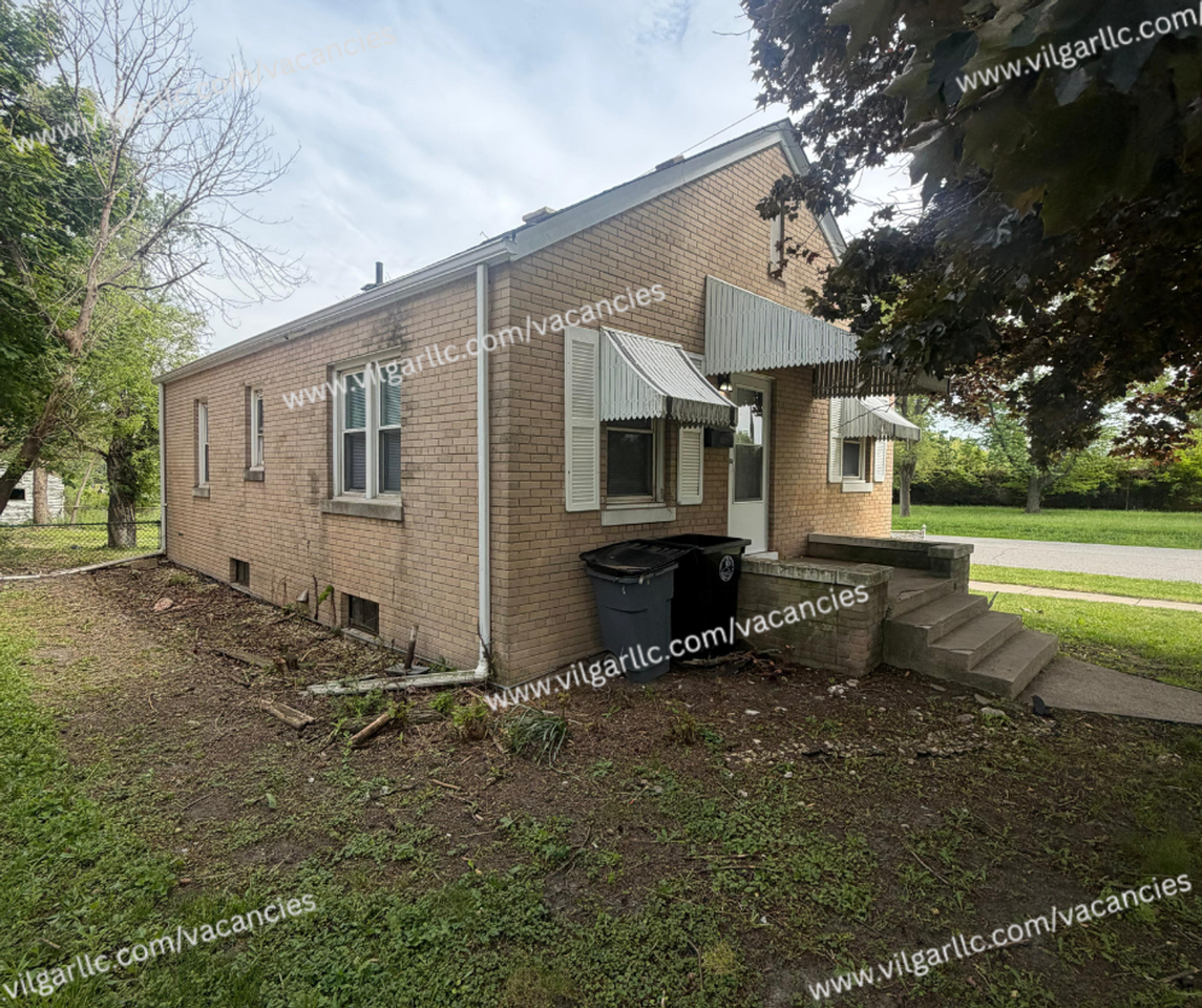 4295 Ohio St - Photo 2 of 24