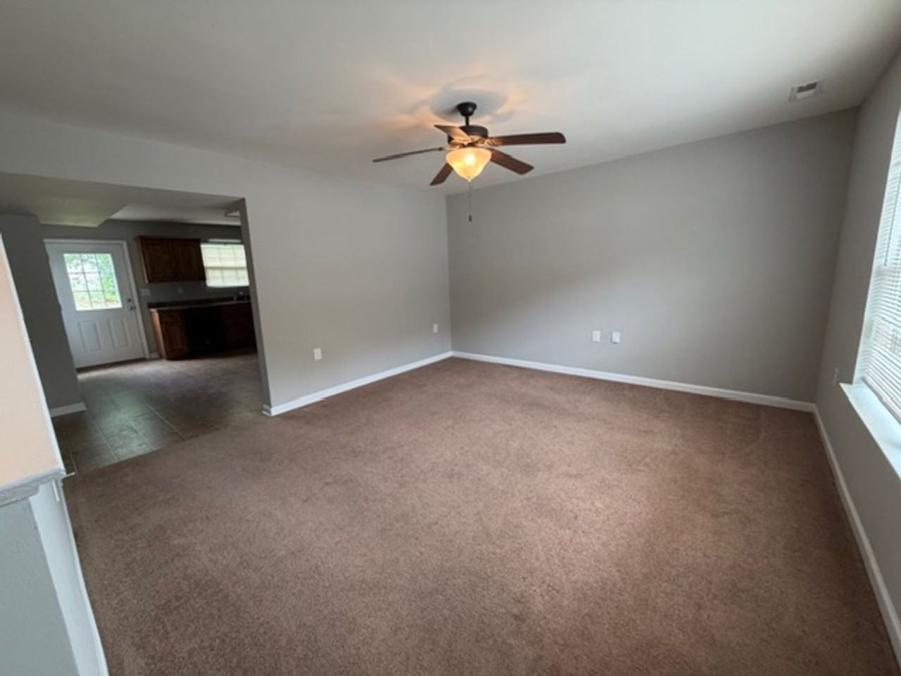 1299 Pond St Se - Photo 2 of 11