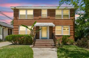 featured image of 1037 Riviera St