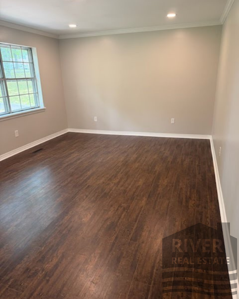 150 Shelia St #1 - Photo 7 of 10