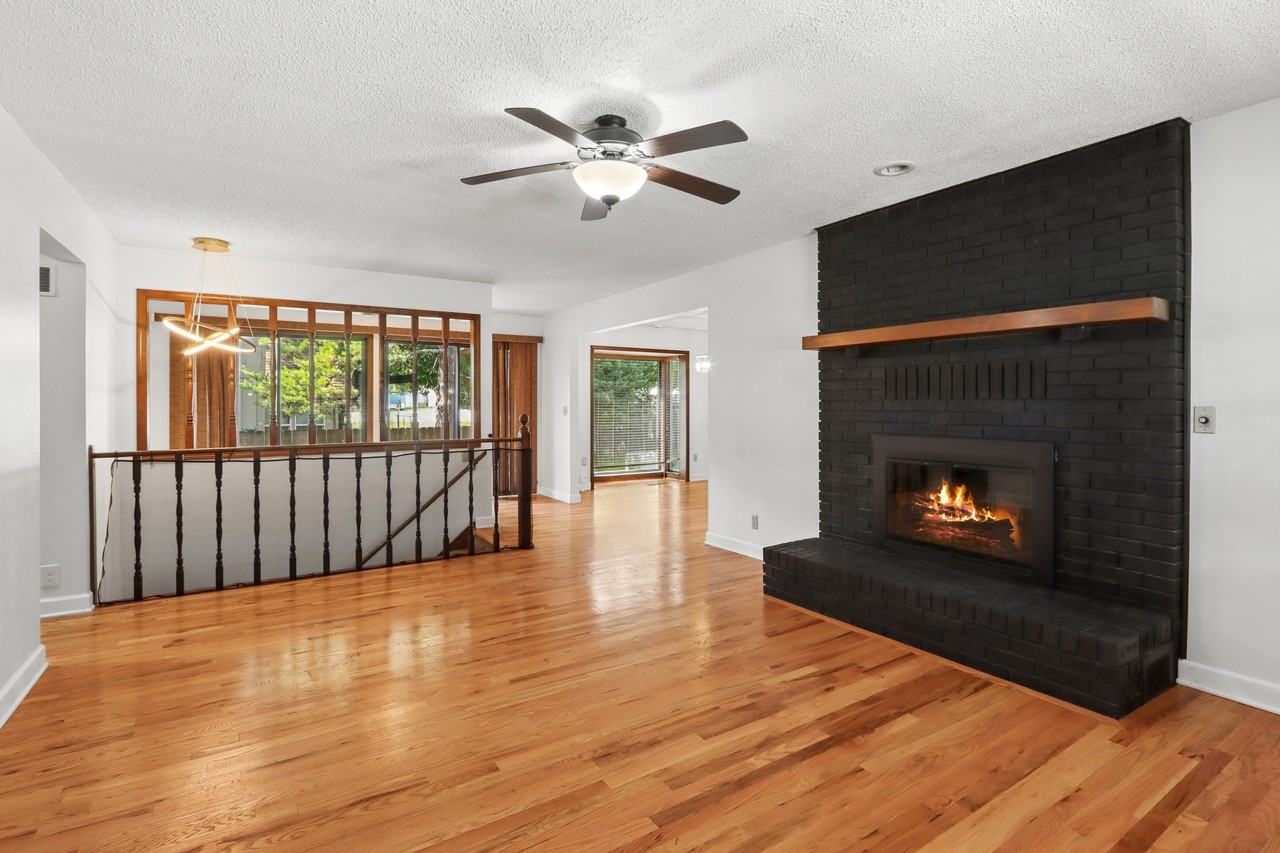7405 W 74th St #1 - Photo 3 of 24