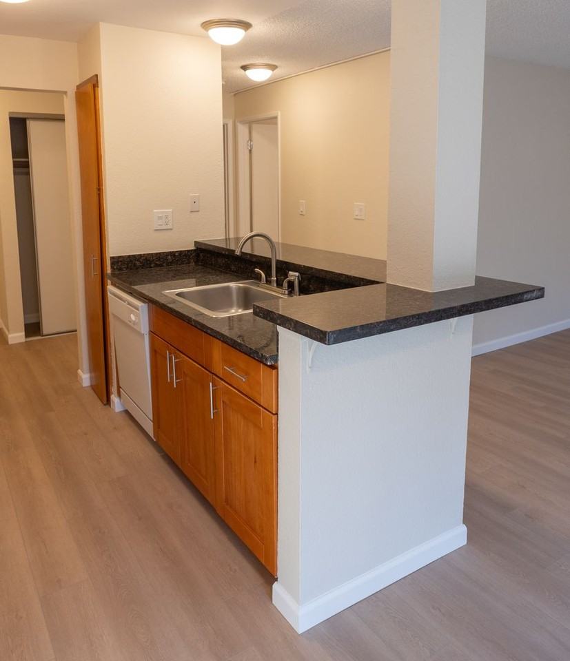 Willow Creek Apartments - Photo 7 of 48