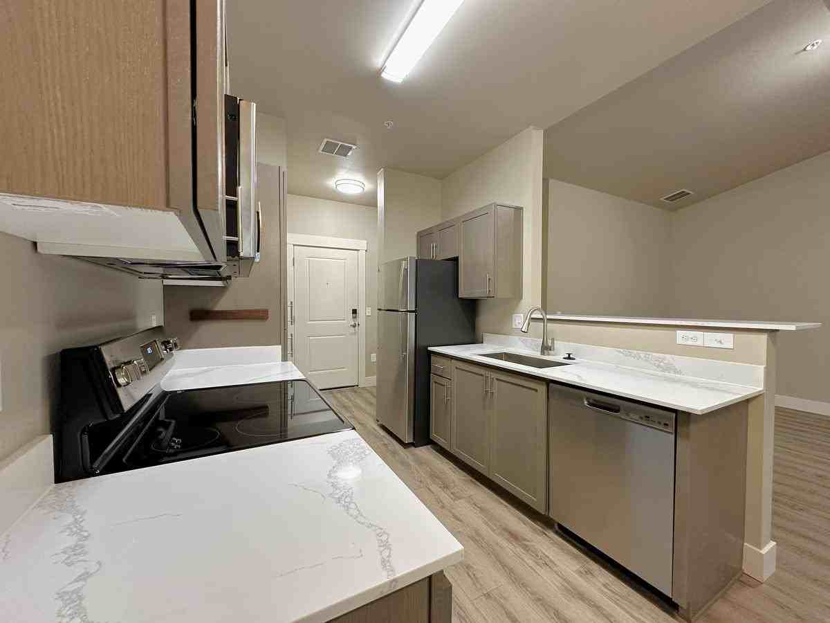 480 Ne 31st St - Photo 4 of 7