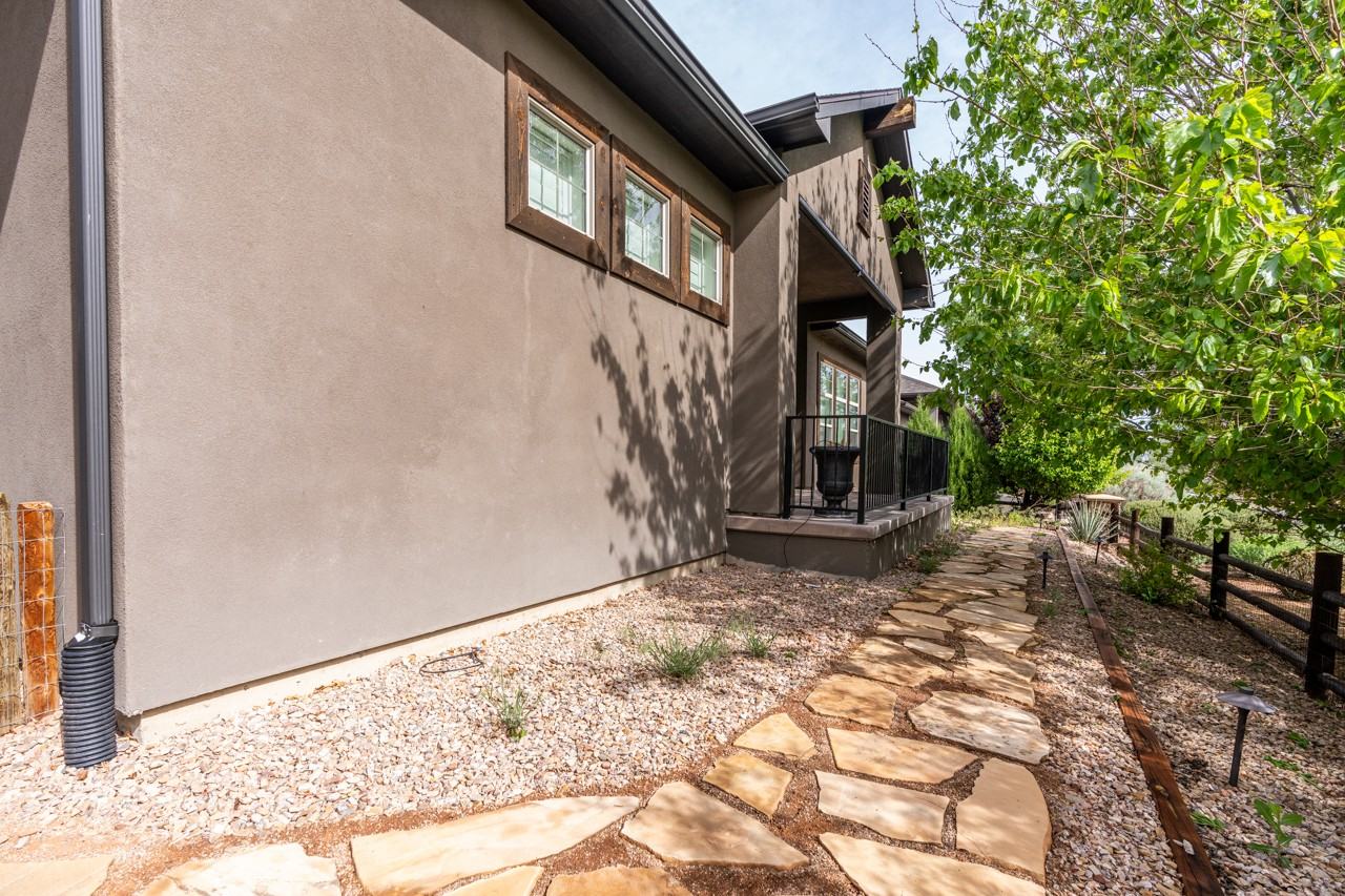 2094 Two Wood Dr #1 - Photo 5 of 45