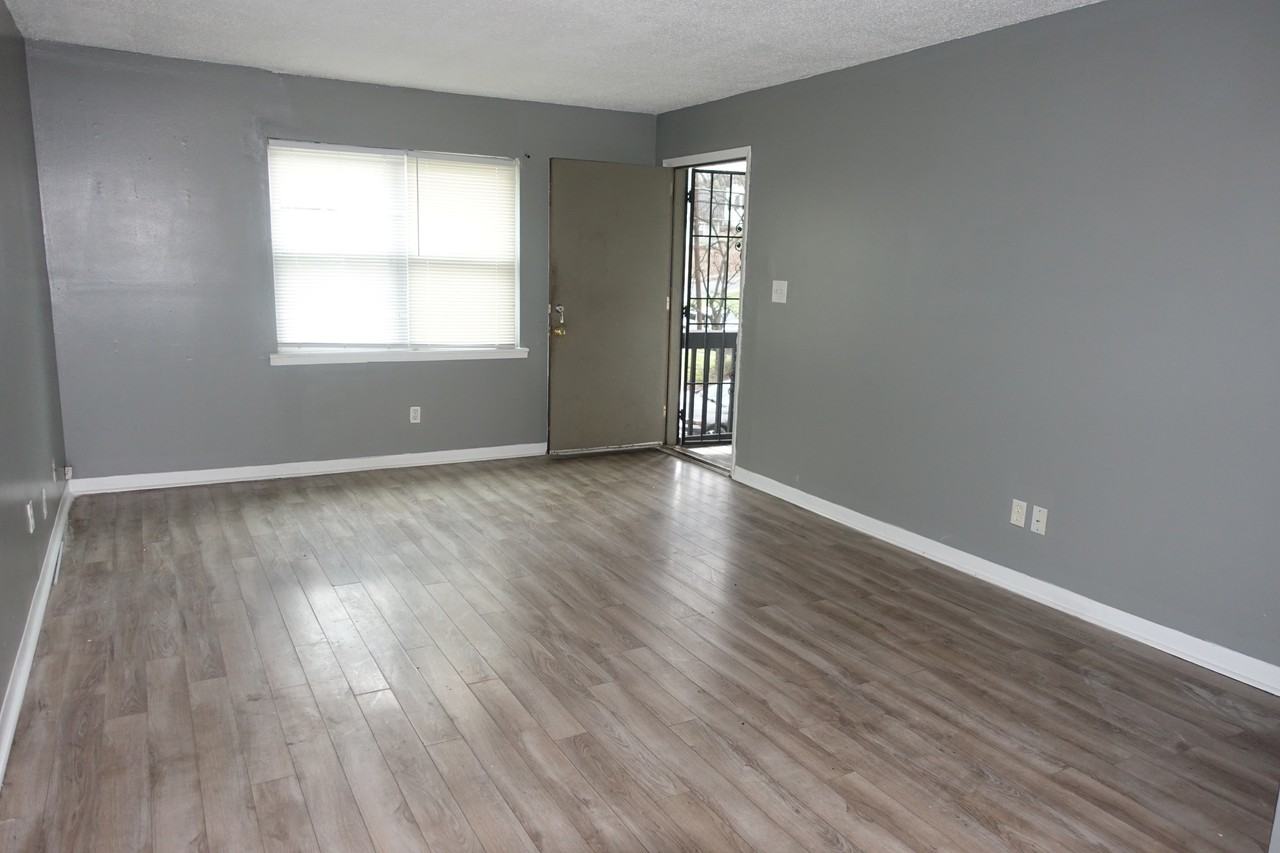 1500 12th St N #D - Photo 2 of 8