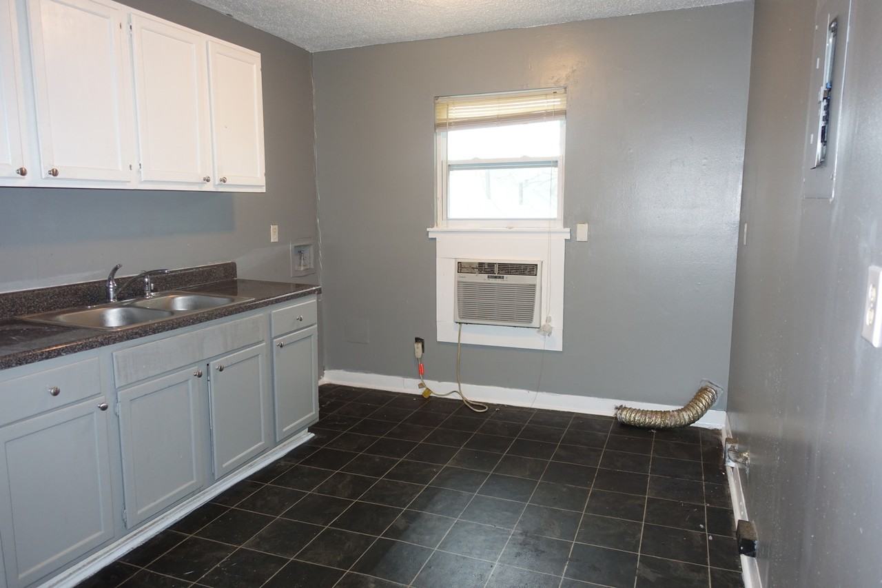 1500 12th St N #D - Photo 3 of 8
