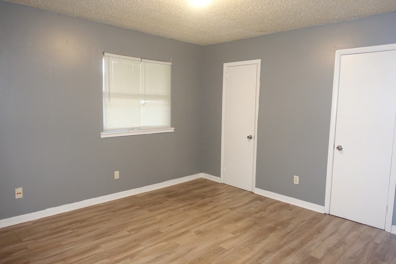 1500 12th St N #D - Photo 4 of 8