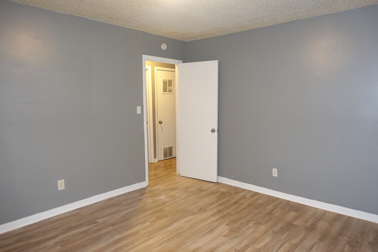 1500 12th St N #D - Photo 5 of 8